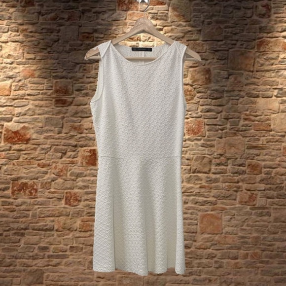 Zara Basics White Textured Sleeveless Dress - Picture 1 of 6